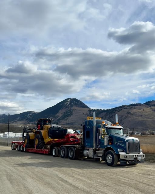Brand new Cat 980 loader on the move